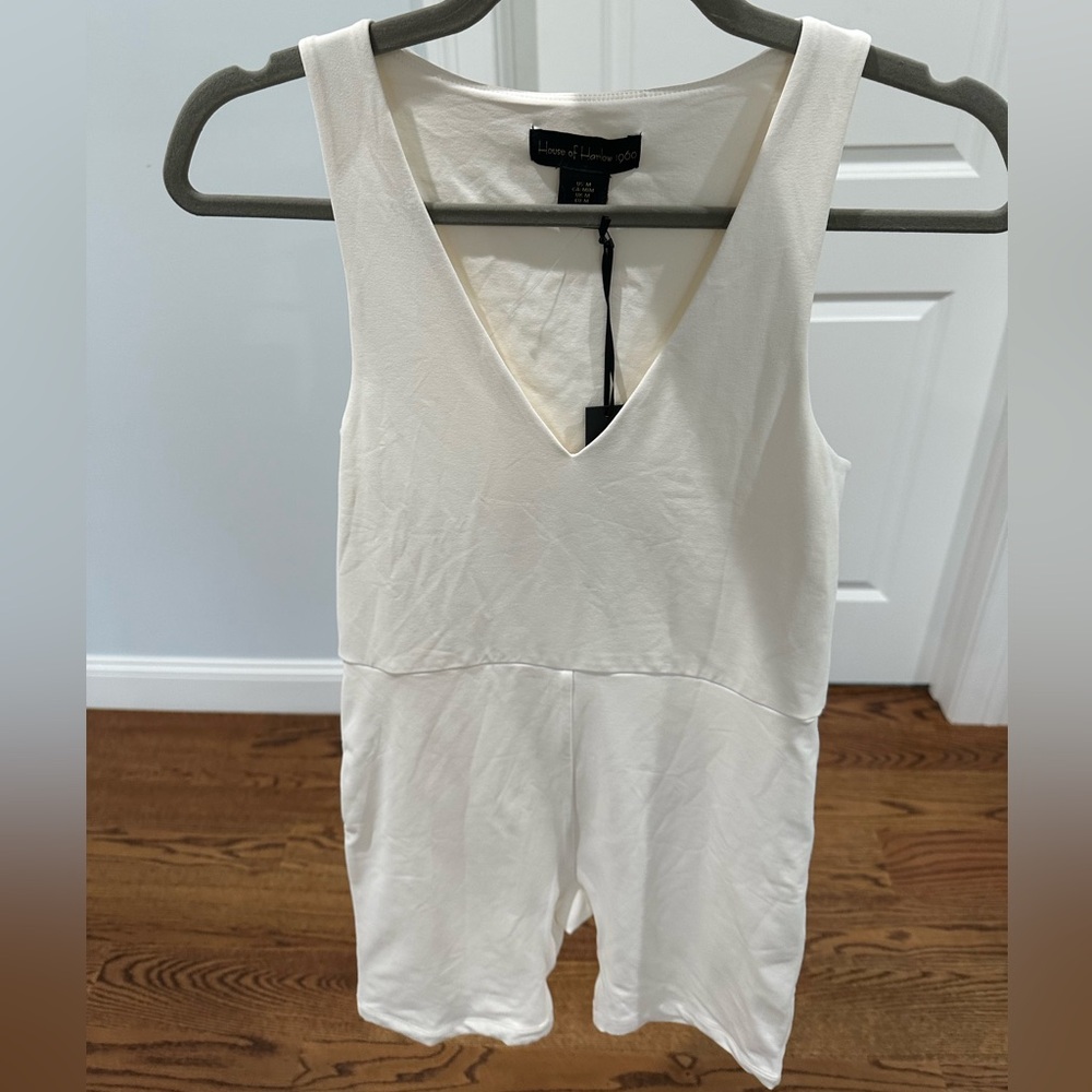 NEW House Of Harlow 1960 V-Neck women’s playsuit-romper Size M